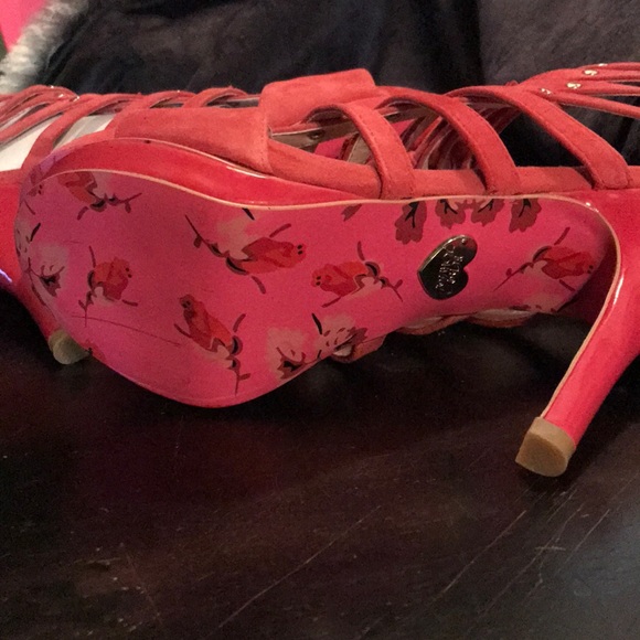 Heels - Picture 2 of 2